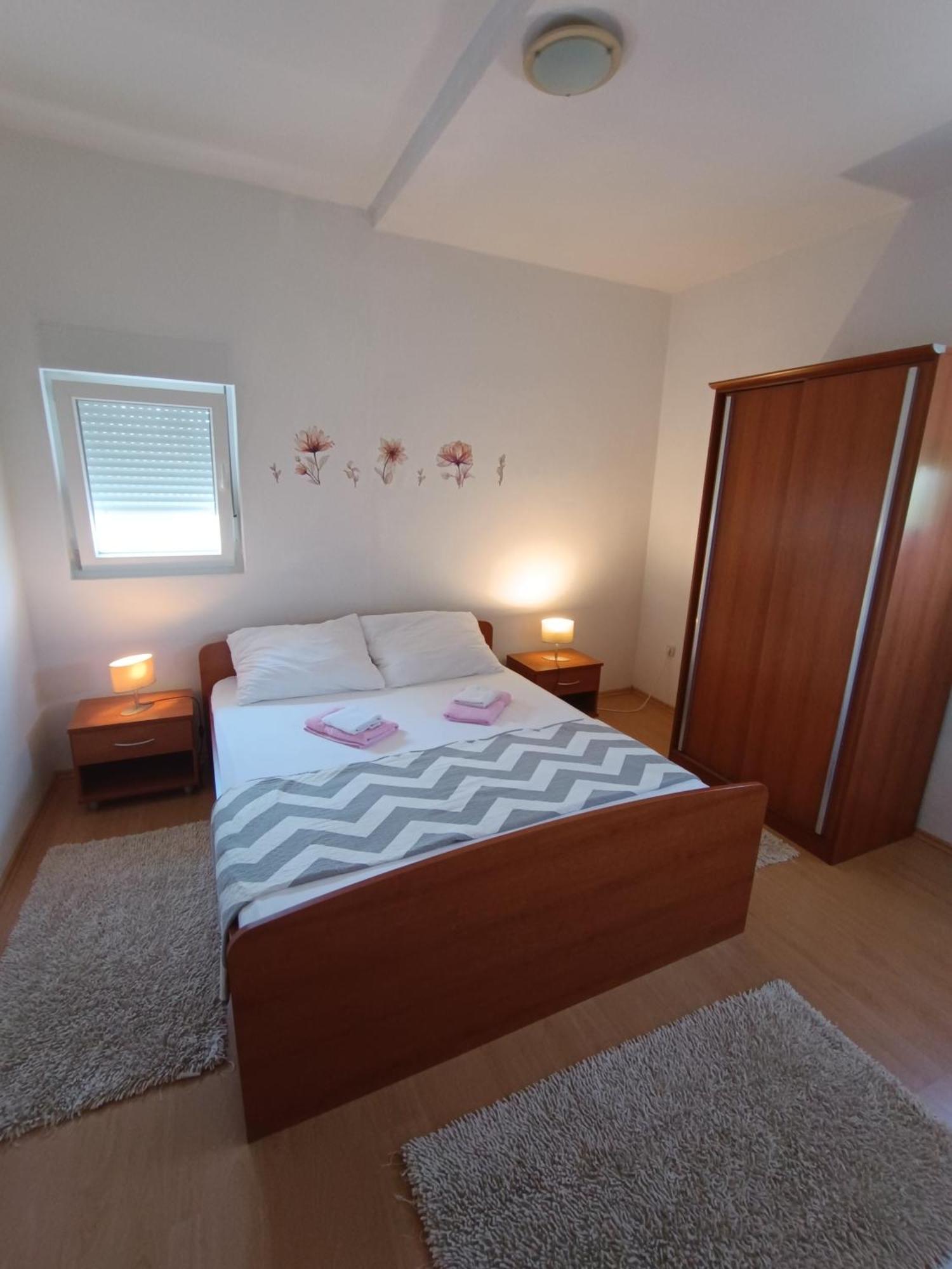 Apartman Lea Sukošan Exterior foto